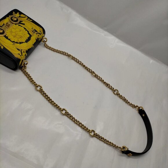 Authentic VERSACE Shoulder Bag Black Leather mn780-121325 - Picture 6 of 16